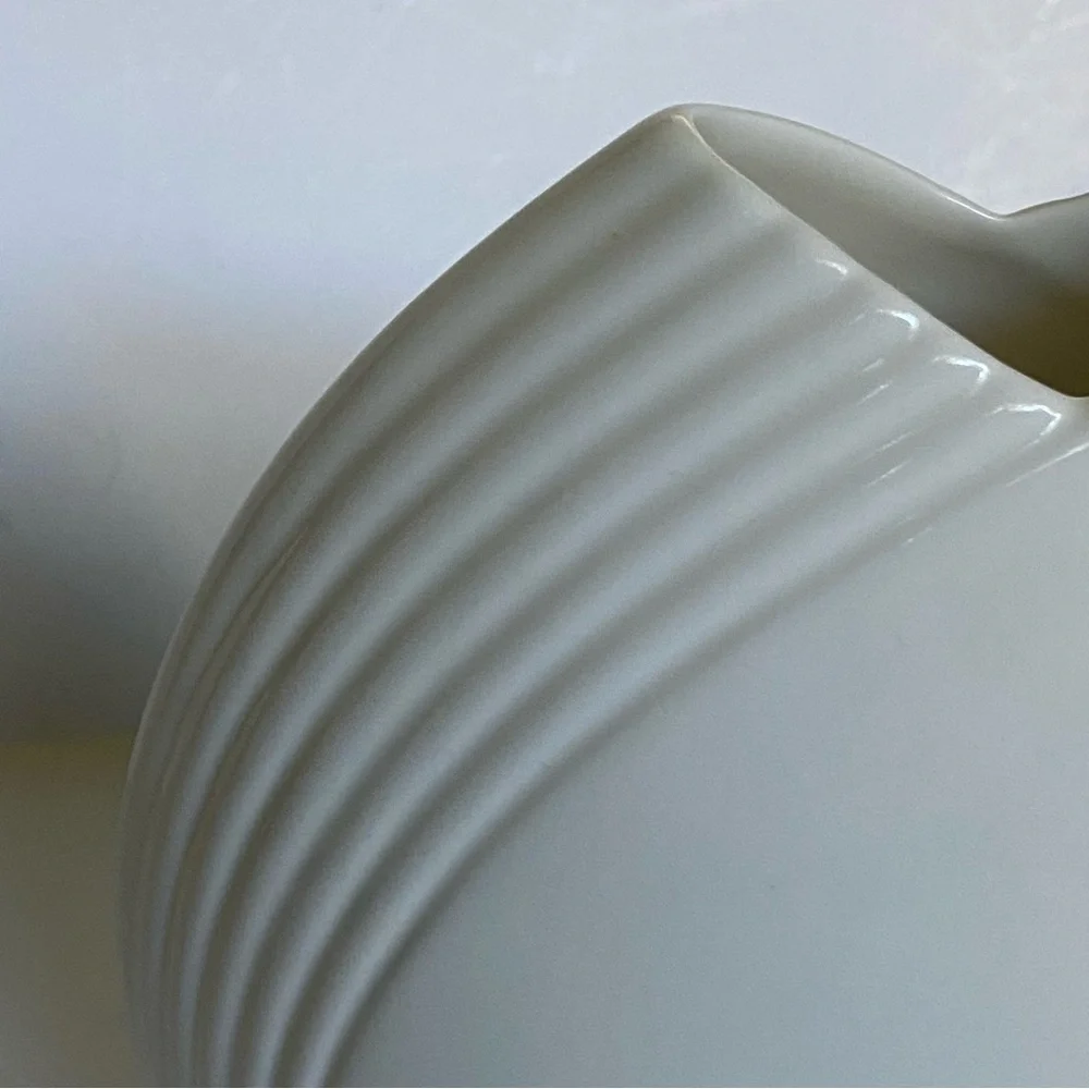 Art Deco Vase Christopher Stuart Tempest Bone China Y1510 White 6.5” Vintage EUC
